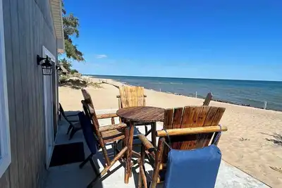 Image de Charming Lake Huron Cottage | Pavilion + Firepit