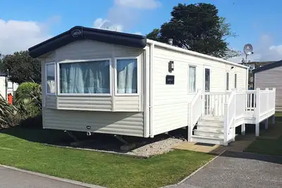 Image de The Oakley, pet friendly, country holiday cottage, with pool in Par