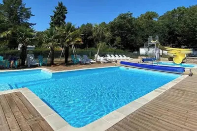 Image de ZEcamping 3* animé piscine chauffée animaux acceptés locatif 17m2