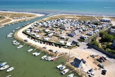 Image de ZEcamping 3 étoiles toboggans dog friendly locatif 5m2 4 pers