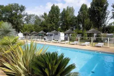 Image de ZEcamping 3* familial piscine chauffée pet friendly locatif 20m2