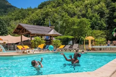Image de ZEcamping 3 étoiles familial piscine chauffée mobil-home 16m2