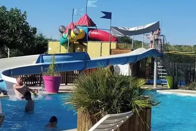 Image de ZEcamping 3* espace aquatique tente Bbq 5 pers