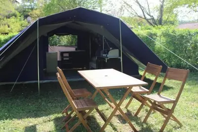 Image de ZEcamping 3* piscine pet friendly Tente tribu 4 pers