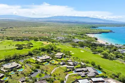 Image de Experience Mauna Kea — Special Introductory Rates Available - Luxury Villa on Mauna Kea Golf Course | Ocean Views | Sleeps 10 (8 Adults, 2 Children under 12)