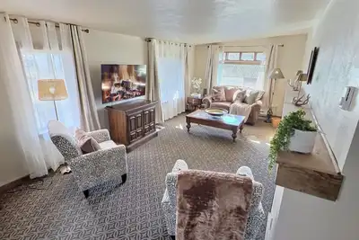 Image de Historic 3-bedroom Retreat between Bozeman & Billings - Gateway to Yellowstone.