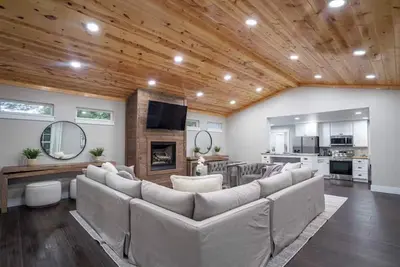 Image de Wooded Retreat/1. 3 Acres/Fire Pit/King Bed/Hiking/Near Sewanee & Caverns