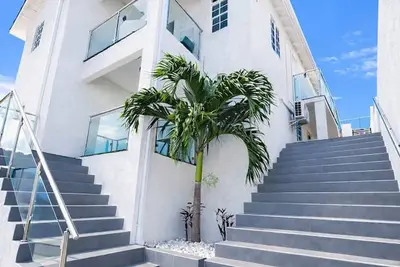 Image de Lux 2br Apt | Private Pool | Breakfast Included