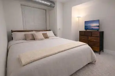 Image de Cozy 2br Apartment, 5 min to Rittenhouse Square, Easy Access to Stadiums!