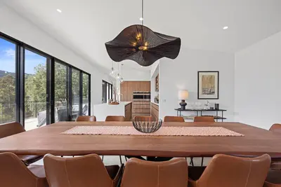 Image de Tanderra 180 - A luxury Alpine Retreat with breathtaking views Pool - Sleeps 12,