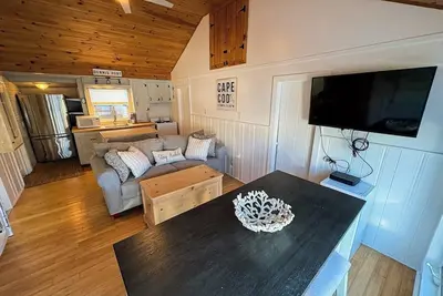 Image de Coastal cottage close to sandy beach with private deck, kayaks & dog friendly