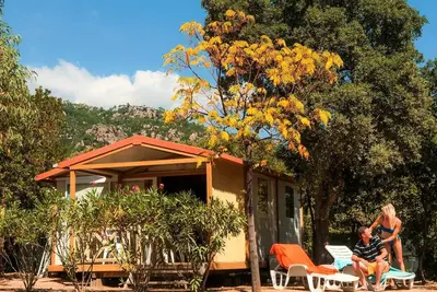 Image de Chalet | Classic | 2 Ch. | 5 pers. | Terrasse simple | A/C