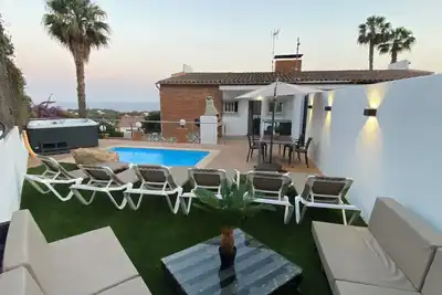 Duna House Private Jacuzzi and Pool Lloret de Mar