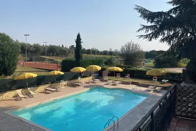 Image de Appartament country sports relaxation in the countryside with swimming pool, tennis, beach, padel