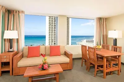 Image de Ocean View Suites | 2 Units | Rooftop Pool | Full Kitchen | Waikiki Beach