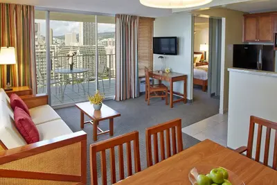 Image de Your Dream Waikiki Vacation Steps to Surf, Sand, and Sizzle