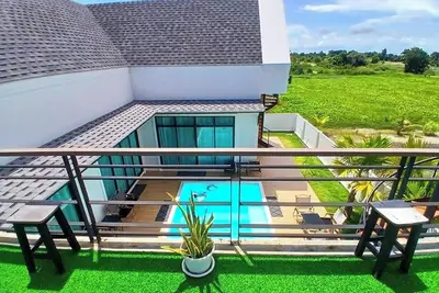 Image de Grande villa avec piscine privée à 650m de la plage arborée de Mae Rumphueng