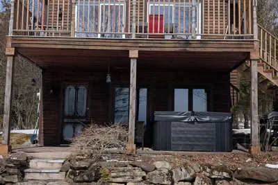 Image de Chalet nature aux abords du lac Lyster - Kayak & Spa