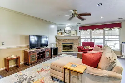 5 Mi to Coliseum! Spacious Home in Hampton Roads