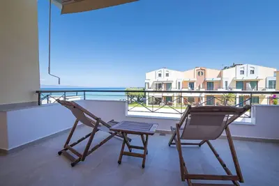 Image de Moana Seafront Maisonette by RentalsPro - Pefkochori Halkidiki