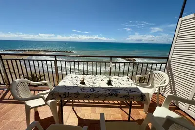 Image de Appartement lumineux à Cunit avec vue sur mer et terrasse