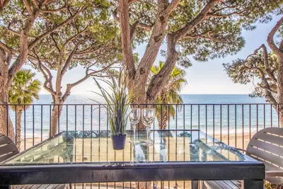 Set Pins by Interhome