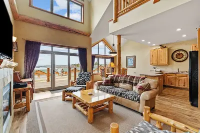 Image de Big Sandy Lodge and Resort Lakefront Lodge - spacious-luxurious