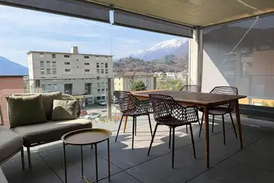 Image de Modern holiday apartment with balcony and mountain views in Solduno