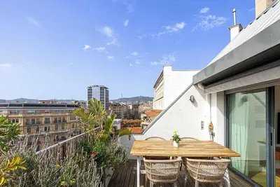Image de Rare Huge Terrace | 3 Steps to Metro | Quiet Central Barcelona