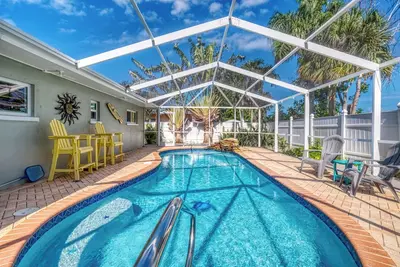 Image de 3 Bedroom/3. 5 Bath Single Family Home With Saltwater Pool