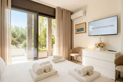 Elena's Garden Luxury Apartment