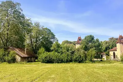 Image de Gîte Privé au Château de Gracio — Là où l'Histoire Rencontre la Sérénité