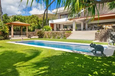 Image de Diamond Head Beachfront Estate by Gather: Luxury Oceanfront w/ Heated Pool
