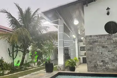 Image de Spacious vacation home for 10 people with pool 200 meters to the beach