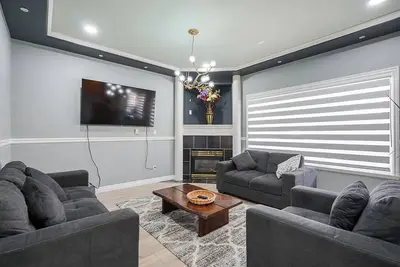 Image de Elegant 5br Home| 4 Full Baths | Designed for comfort & Style