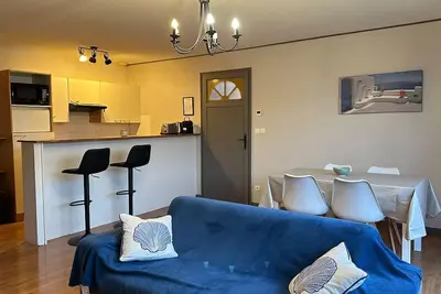 Image de Havre de paix verdoyant avec terrasse au Teich