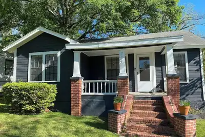 Image de Twisted Factory • Modern 4br • Pet Friendly
