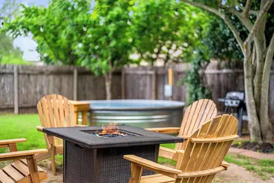 Image de Botanist Retreat Pet-Friendly Austin Home Yard