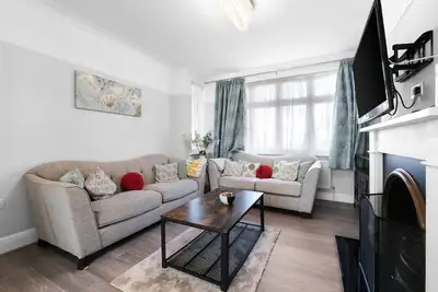 Image de Spacious 5 Bedroom Family Home with Garden in Harrow