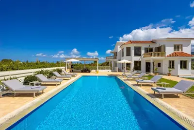 Image de Villa Lefkos - Quatre Chambres Villa, Couchages 8