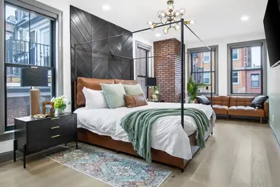 Image de North End 2-Story Penthouse / Prime Location