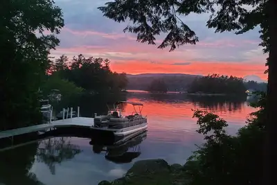 Image de Cozy Cottage on Beautiful Branch Lake with Private Beach & Dock close to Acadia