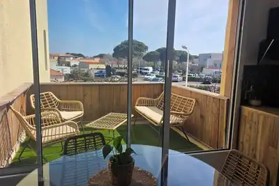 Image de Appartement avec terrasse ensoleillé pour 4 personnes a 20 mètres du port