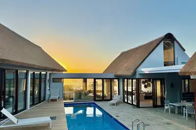 Image de New Excl. Vacation Home in the Winelands – Pool, Eco-Estate, Ocean and Mountain Views