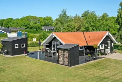 \"Ognen\" - 300m from the sea by Interhome