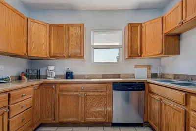 Image de Marvelous 3-bedroom apartment with Ac in vibrant Chicago