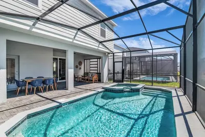 Image de Themed 7br Villa  Lion King · Frozen · Minions  Mario Game Room  Pool & Spa