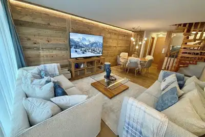 Image de Modern and luxurious duplex apartment by the gondola – ski-in & mountain view