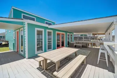 Image de Beachfront Home with Breathtaking Ocean Views