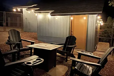 Image de Newly remodeld art filled retreat.